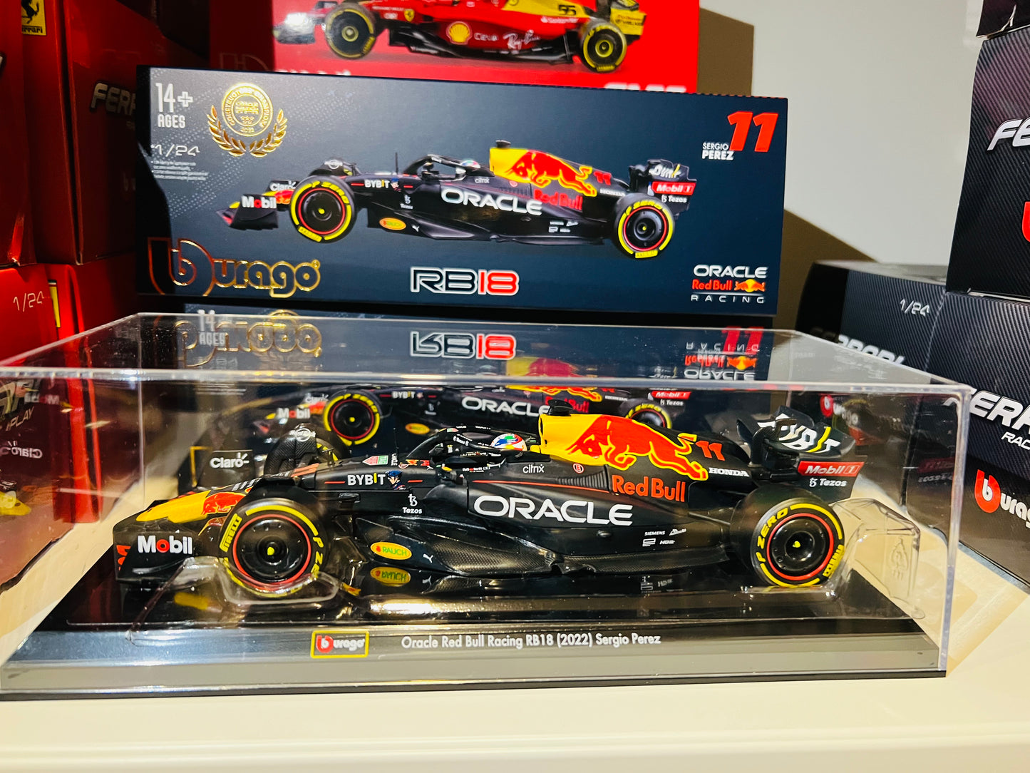 Bburago 1/24 Ferrari Formula Racing Car Acrylic Display Case Modern Car Model