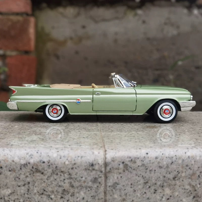 1/18 Chrysler 300F 1960 Convertible Classic Car Model