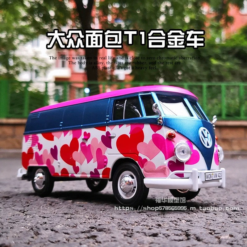 Motormax 1/24 Volkswagen VW Bus Modern Car Model