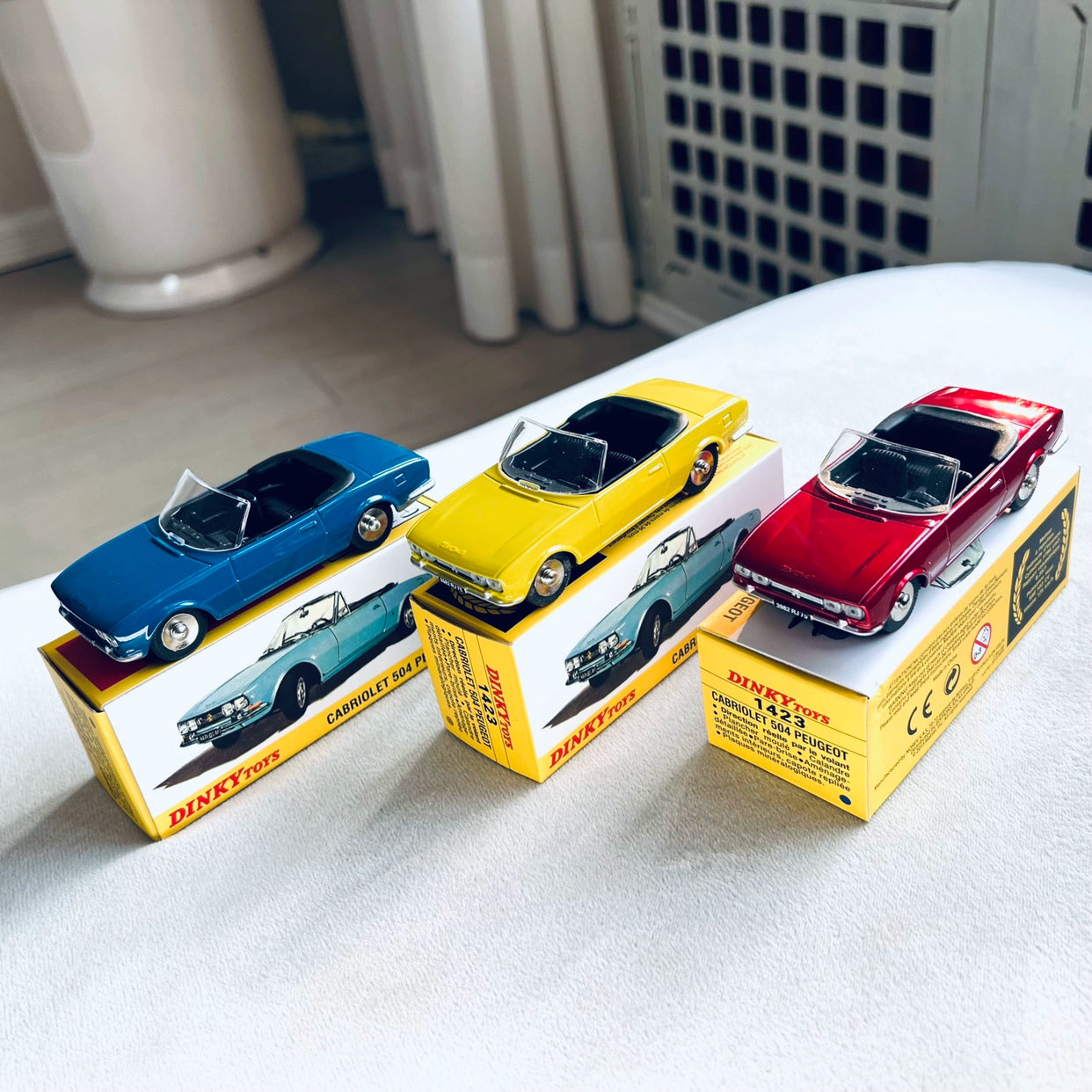 DINKY 1/43 Peugeot 504 Cabriolet Classic Car Model