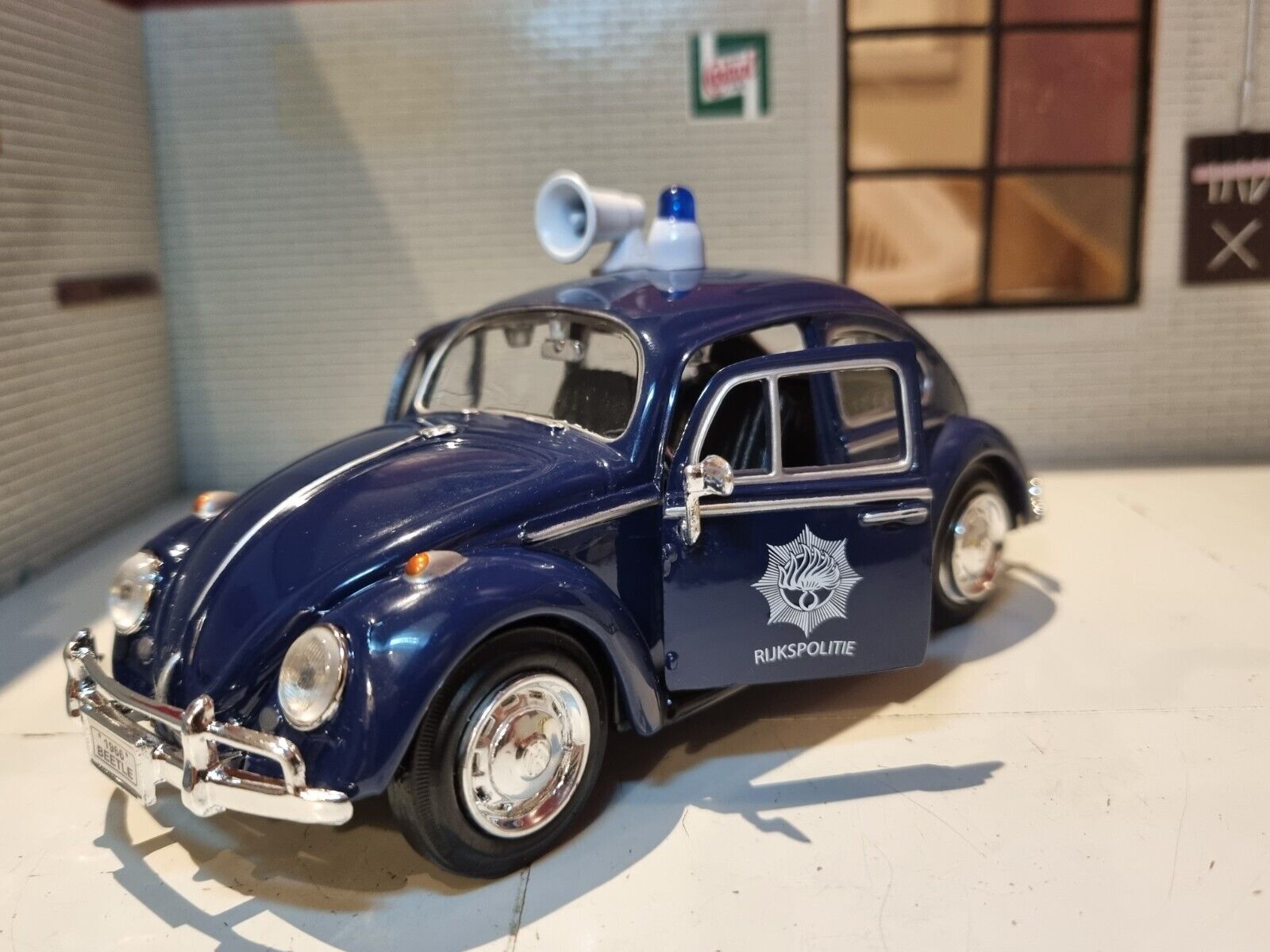 1:24 1966 VW Beetle Dutch Police Car Blue
