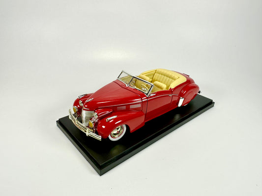SIGNATURE 1/32 Cadillac Series 62 Sedan 1946 Classic Car Model