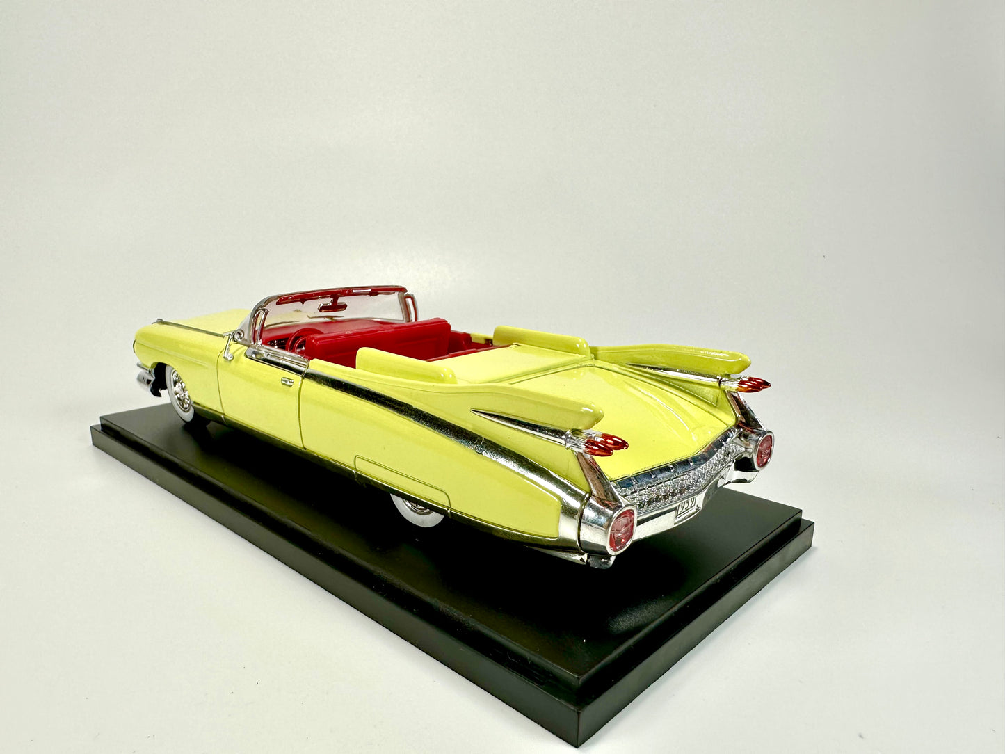 SIGNATURE 1/32 Cadillac Eldorado Biarritz 1959 Classic Car Model