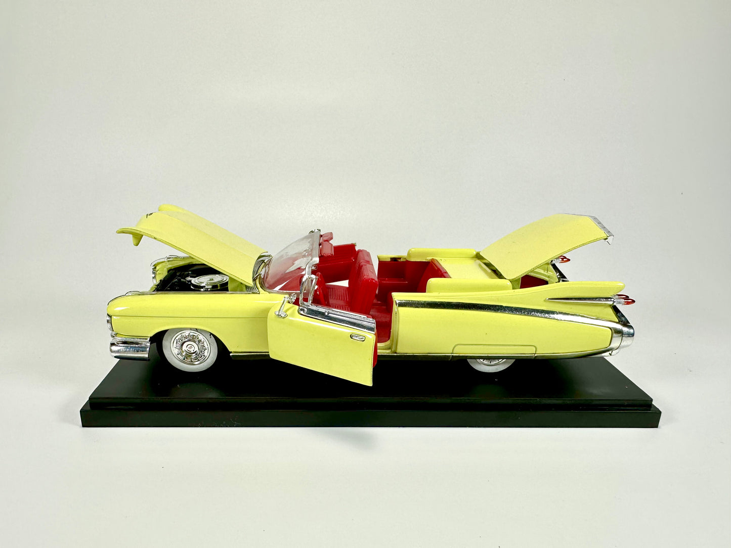 SIGNATURE 1/32 Cadillac Eldorado Biarritz 1959 Classic Car Model