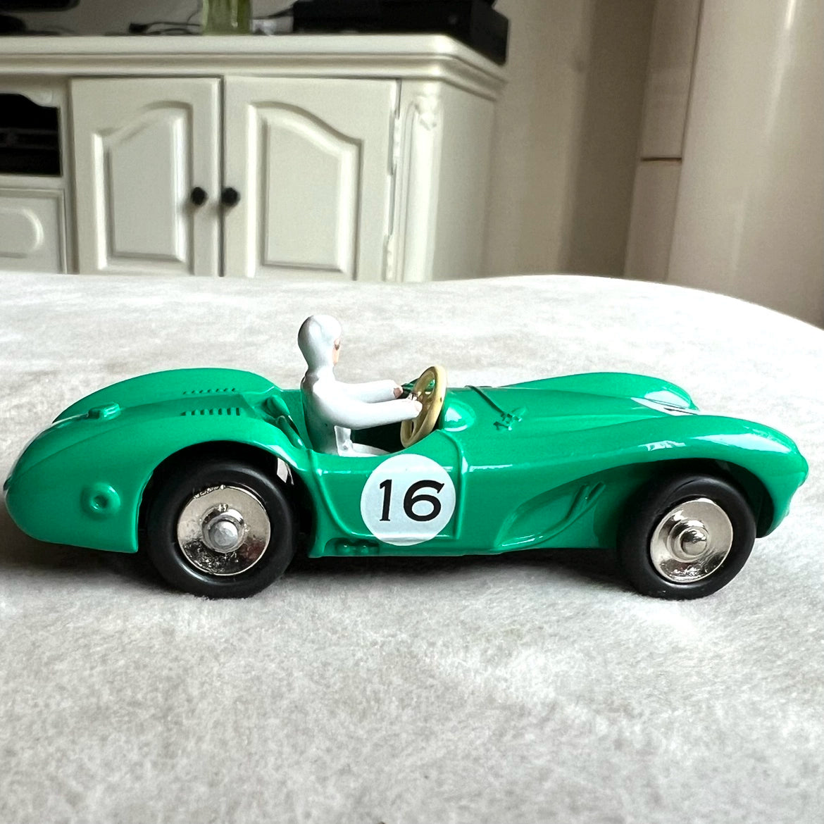 DINKY 1/43 Aston Martin "D B 3 SPORT" Classic Car Model